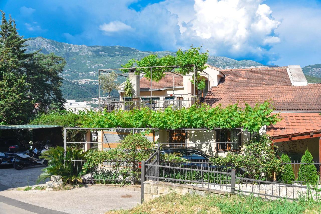Apartment 3 *
